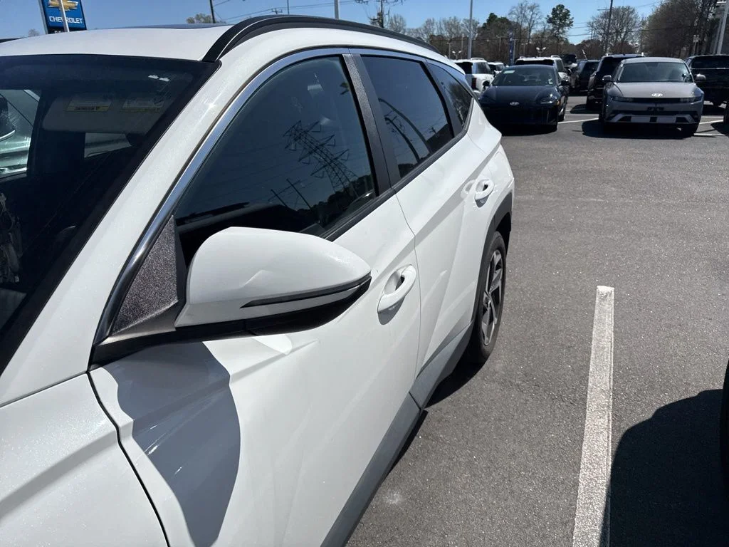Used 2023 White Hyundai SEL image 3
