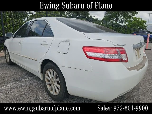 Used 2011 White Toyota XLE image 3