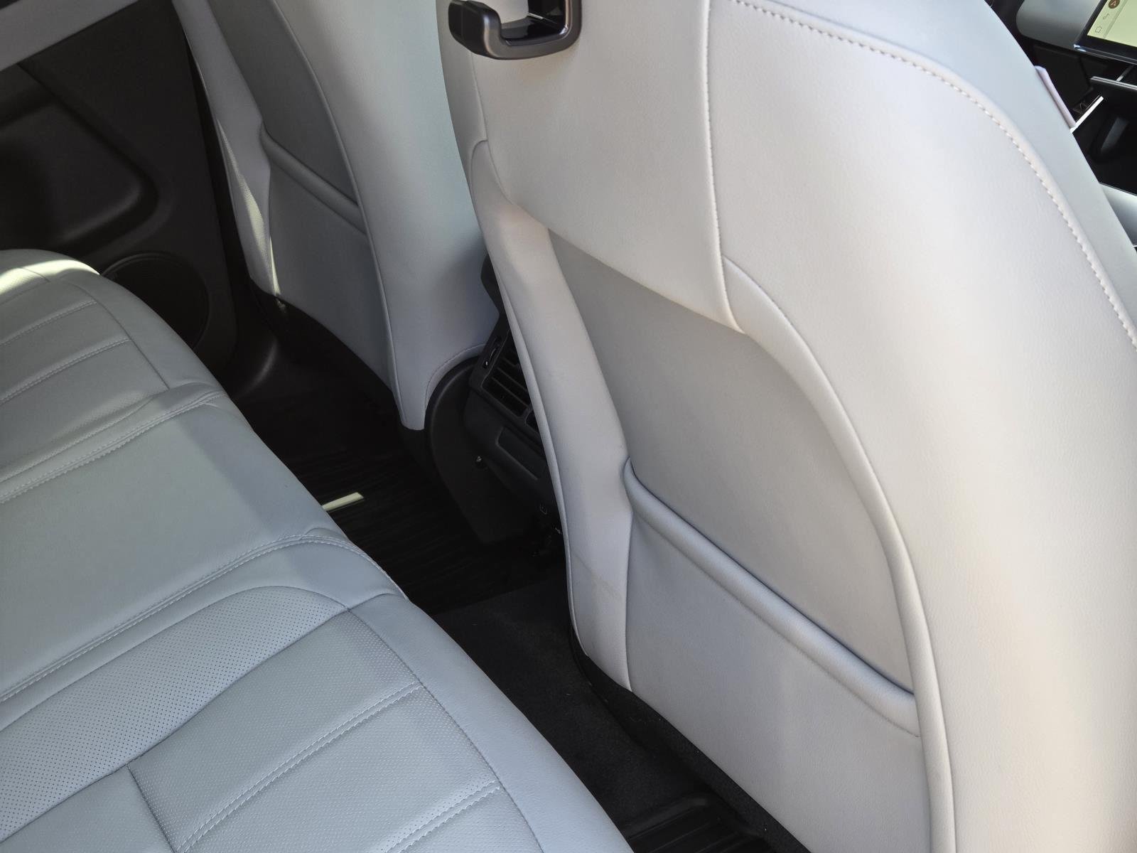 New 2026 Fuji White Land Rover Core S image 38