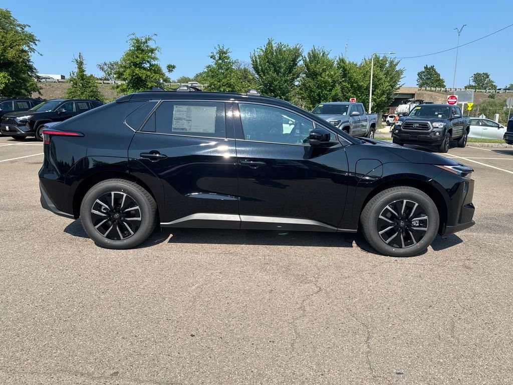 2026 Toyota bZ XLE - Photo 8