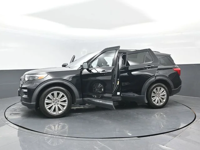Certified Used 2020 Black Metallic Ford Limited image 66