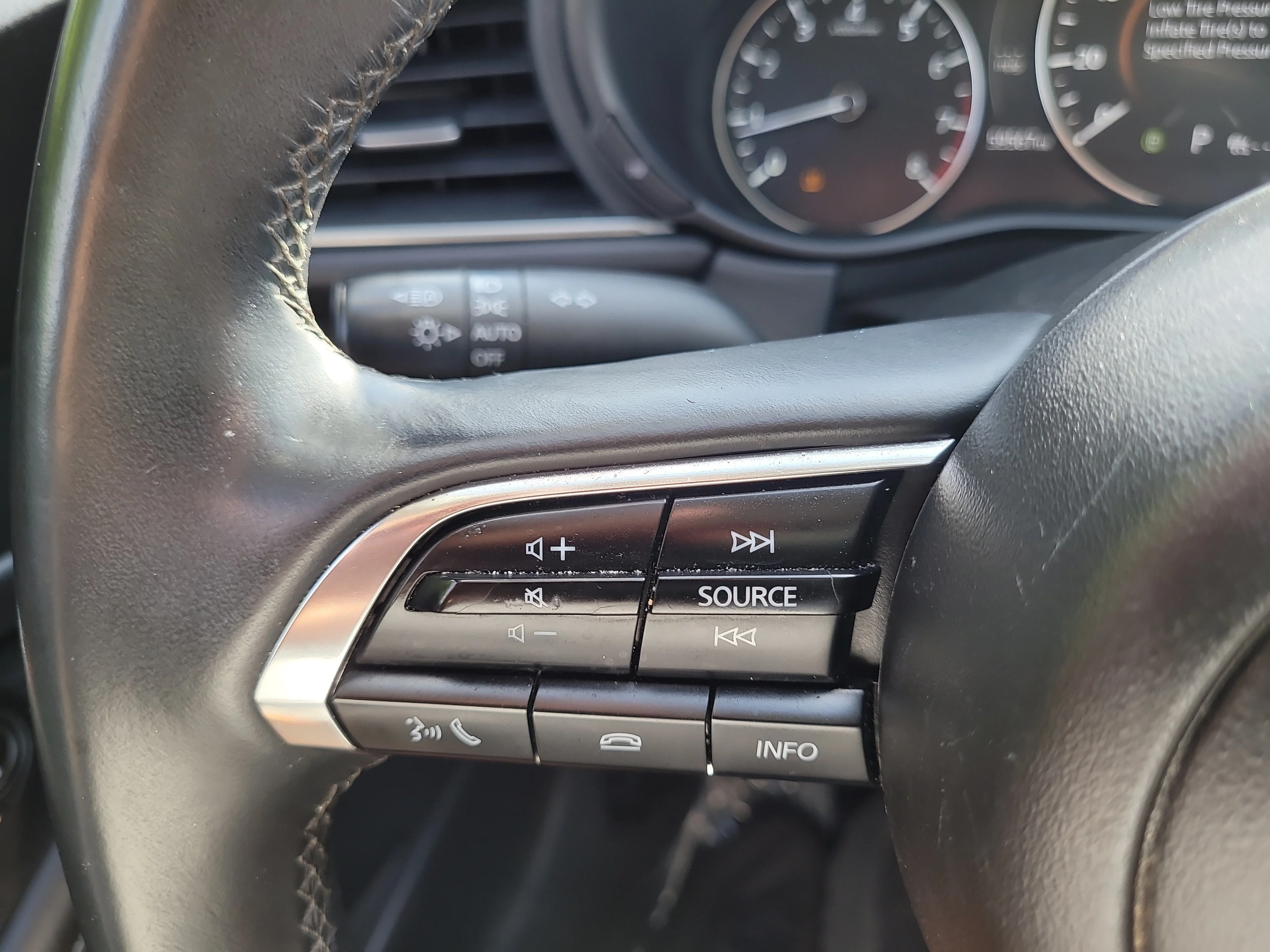 Used 2024 Jet Black Mica Mazda 2.5 S Select Sport image 27