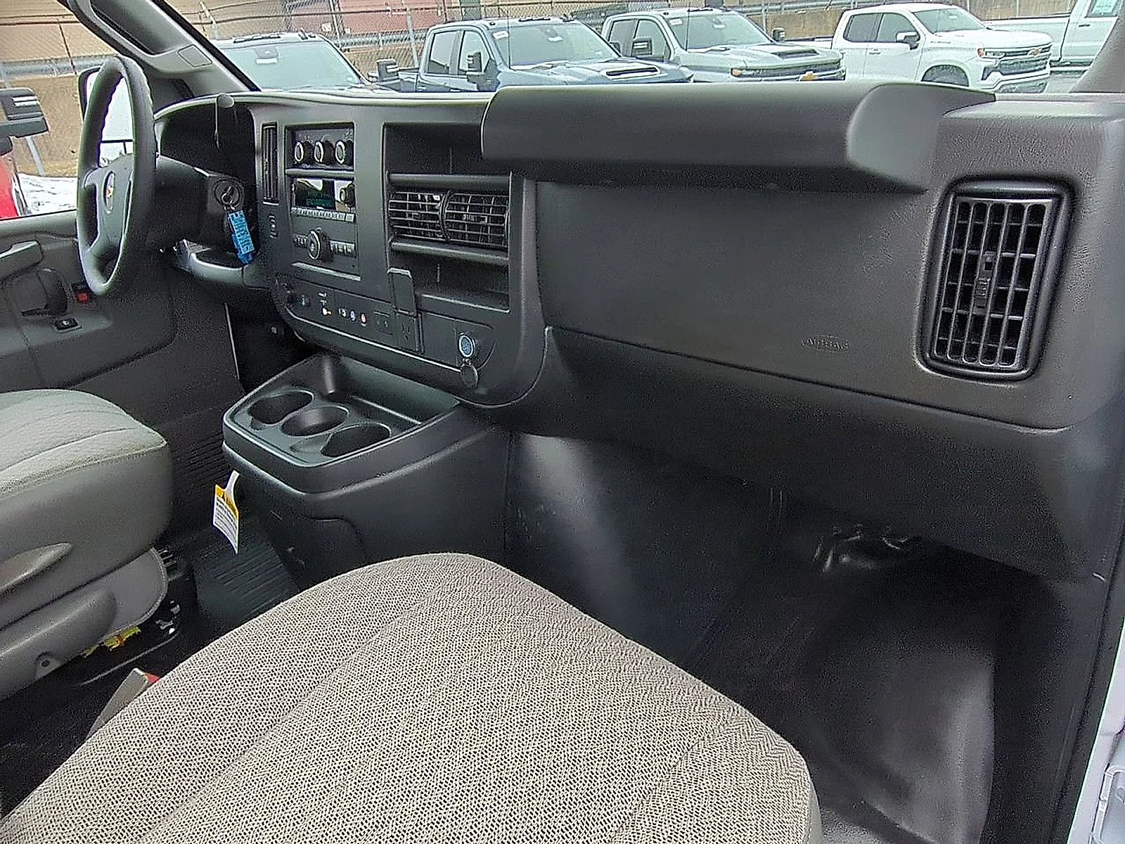 2025 Chevrolet Express Cargo Work Van - Photo 31