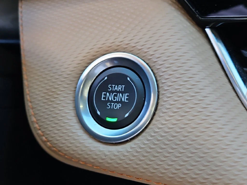 Used 2025 Mosaic Black Metallic Chevrolet ACTIV image 34