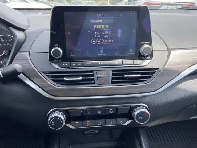2025 Nissan Altima SV - Photo 19