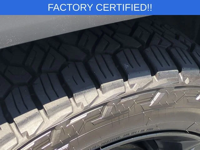 Used 2021 Black Jeep Altitude image 11