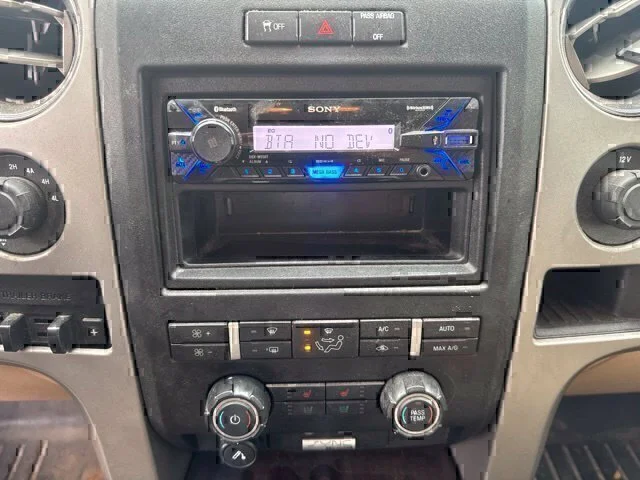 Used 2012 White Ford Lariat image 16