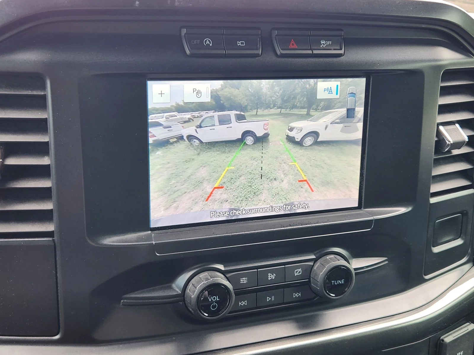 Used 2021 Blue Ford XL image 15