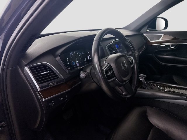 Used 2019 Magic Blue Metallic Volvo Momentum image 19