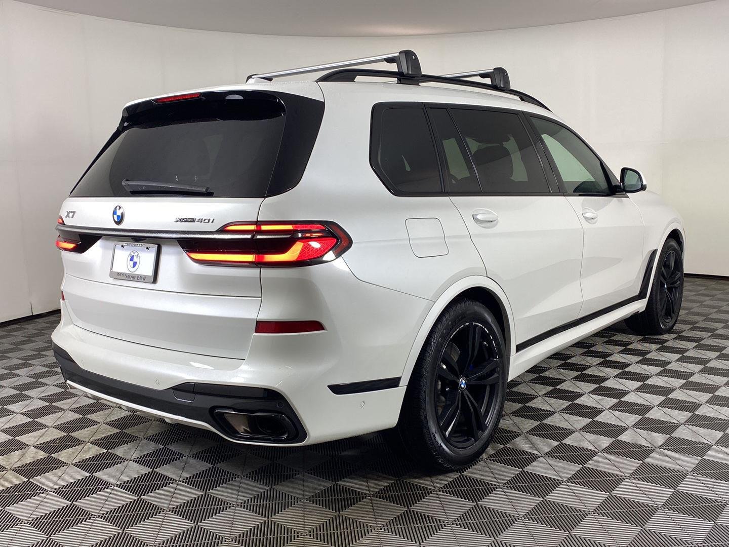 Used 2023 Mineral White Metallic BMW xDrive40i image 5