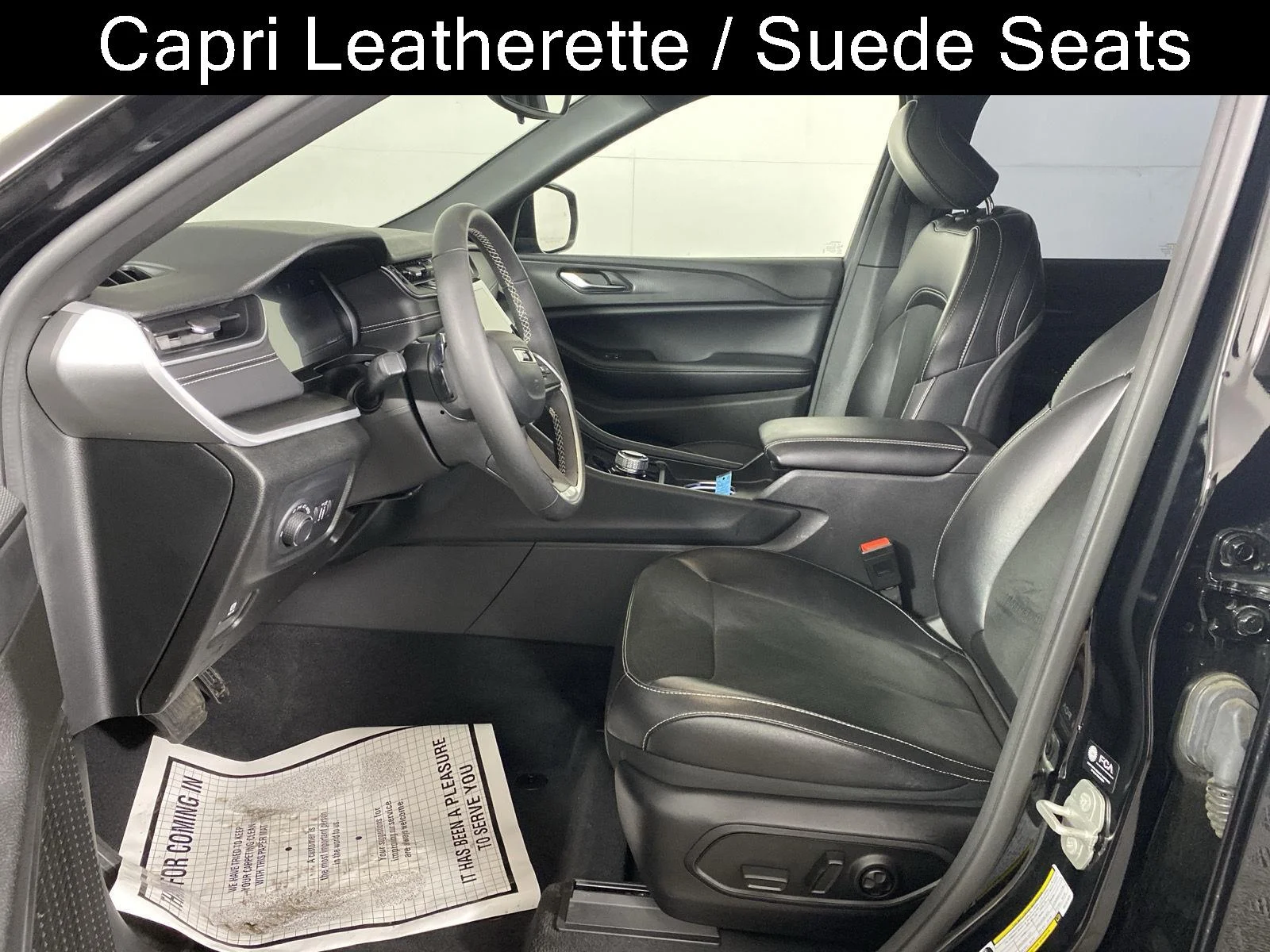 Used 2024 Diamond Black Crystal Pearlcoat Jeep Altitude X image 9