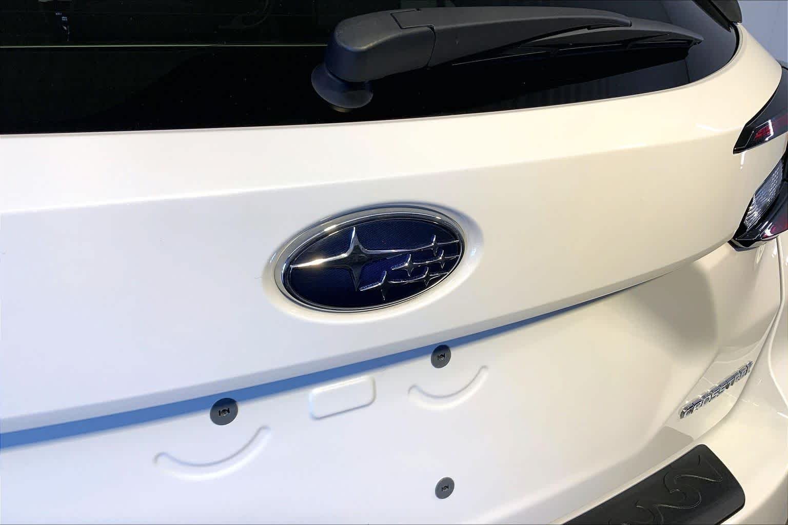 Used 2024 Crystal White Pearl Subaru Limited image 33