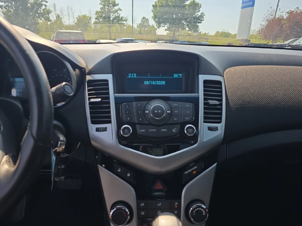 Used 2014 Blue Ray Metallic Chevrolet 1LT image 9