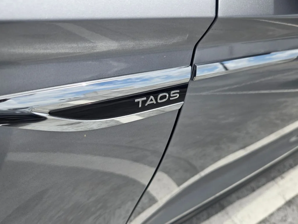Certified Used 2023 Silver Volkswagen 1.5T SE image 11