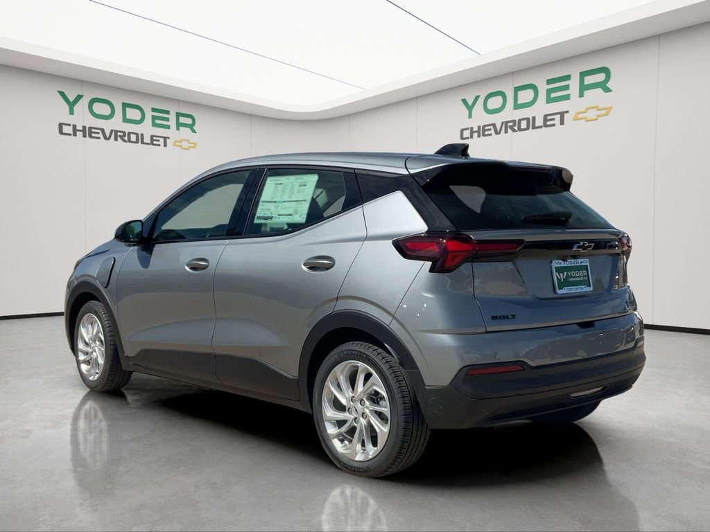 2027 Chevrolet Bolt LT - Photo 10
