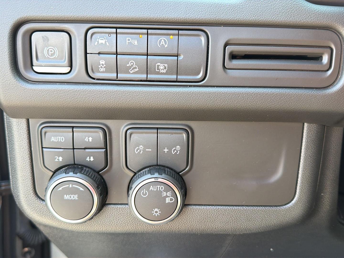 Used 2023 Sterling Gray Metallic Chevrolet Z71 image 21