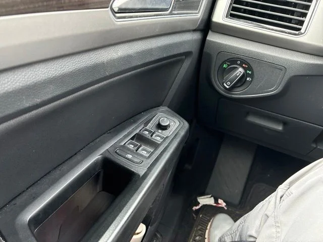Used 2019 Gray Volkswagen SEL image 17