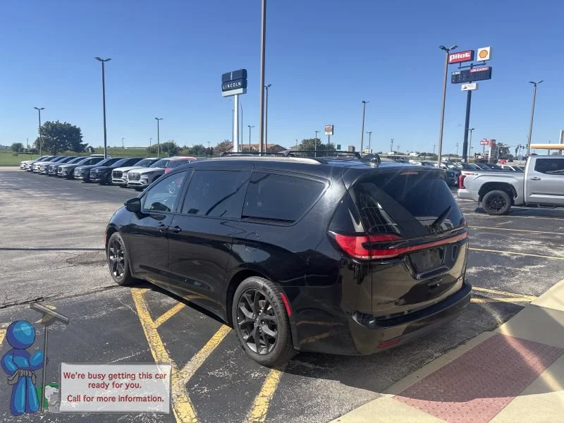 Used 2025 Diamond Black Crystal Pearlcoat Chrysler Limited image 3