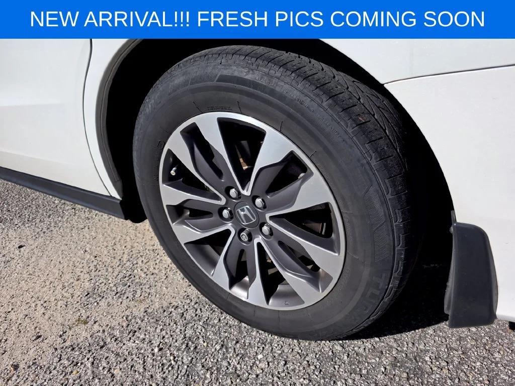 Used 2022 White Honda EX-L image 6