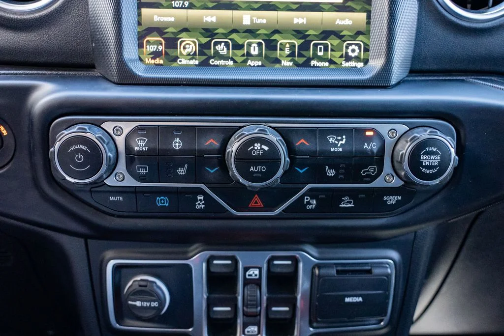 Used 2023 White Jeep Rubicon 4xe image 19