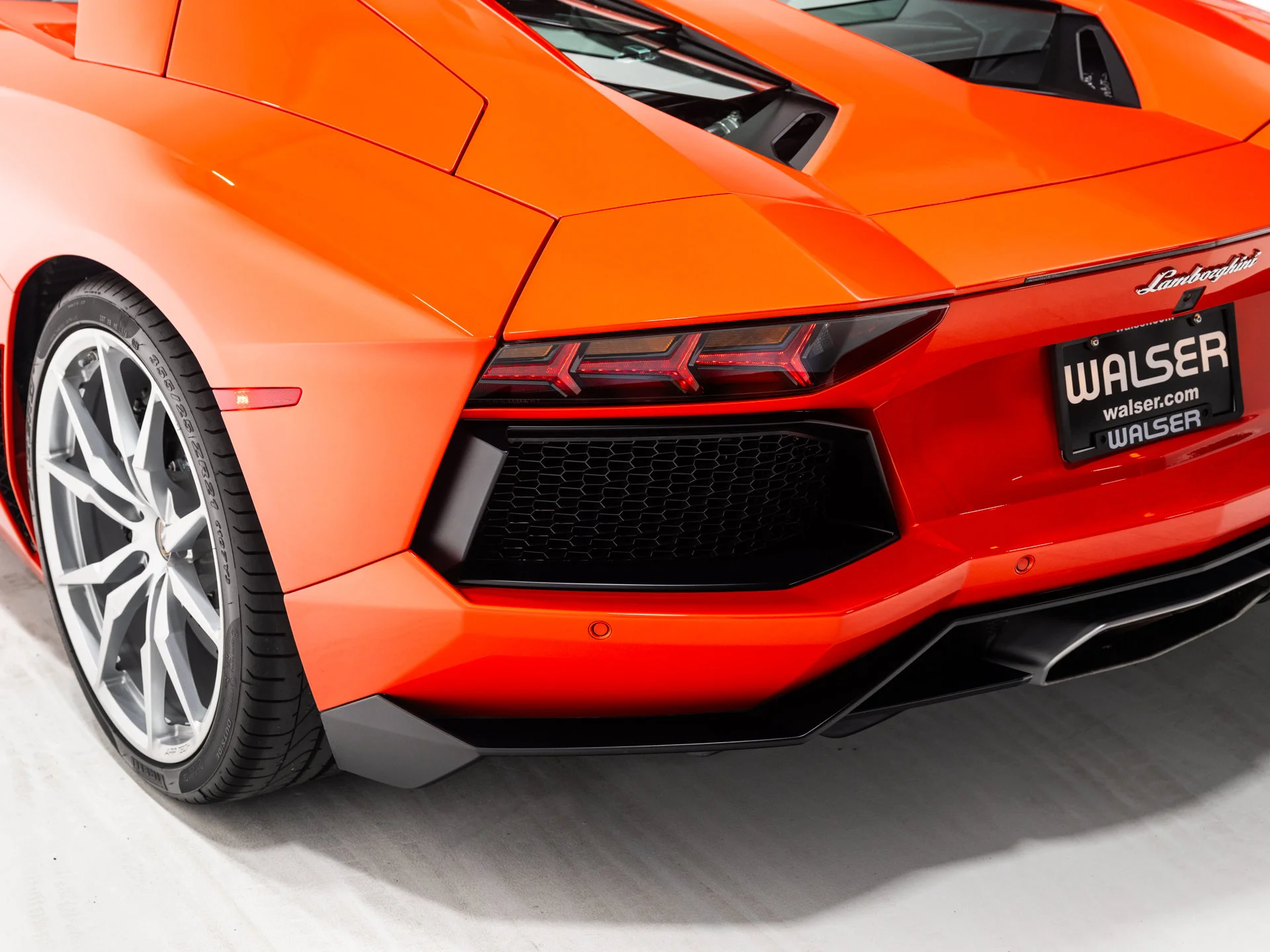 Used 2014 Arancio Argos Pearl Effect Lamborghini  image 28