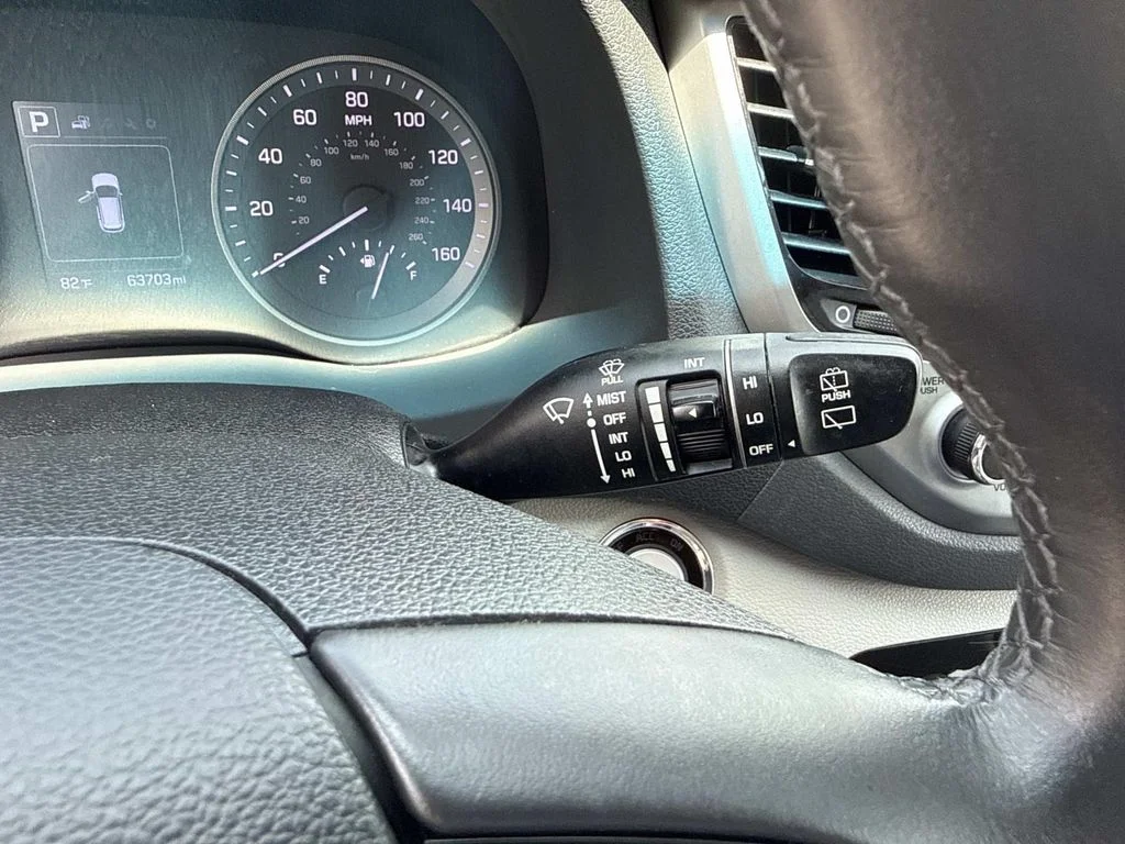Used 2017  Hyundai Sport image 37