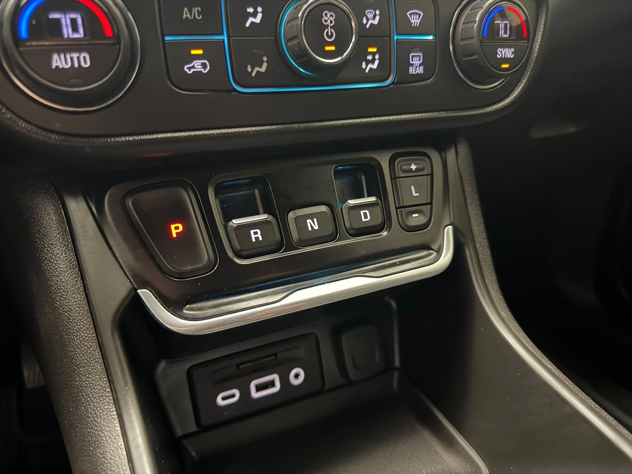 Used 2021 Satin Steel Metallic GMC SLT image 16