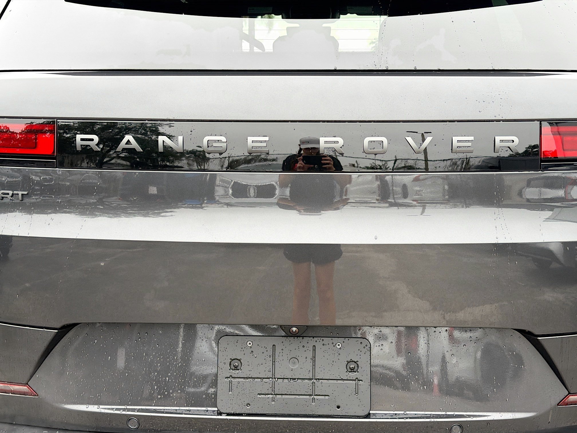 New 2026 Carpathian Grey Land Rover Dynamic SE image 11