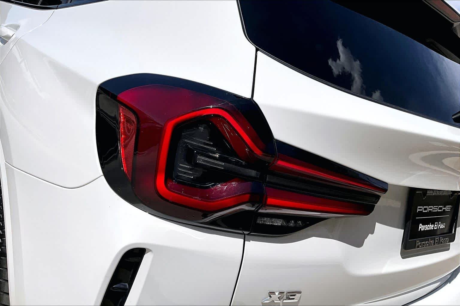 Used 2024 Alpine White BMW M40i image 21