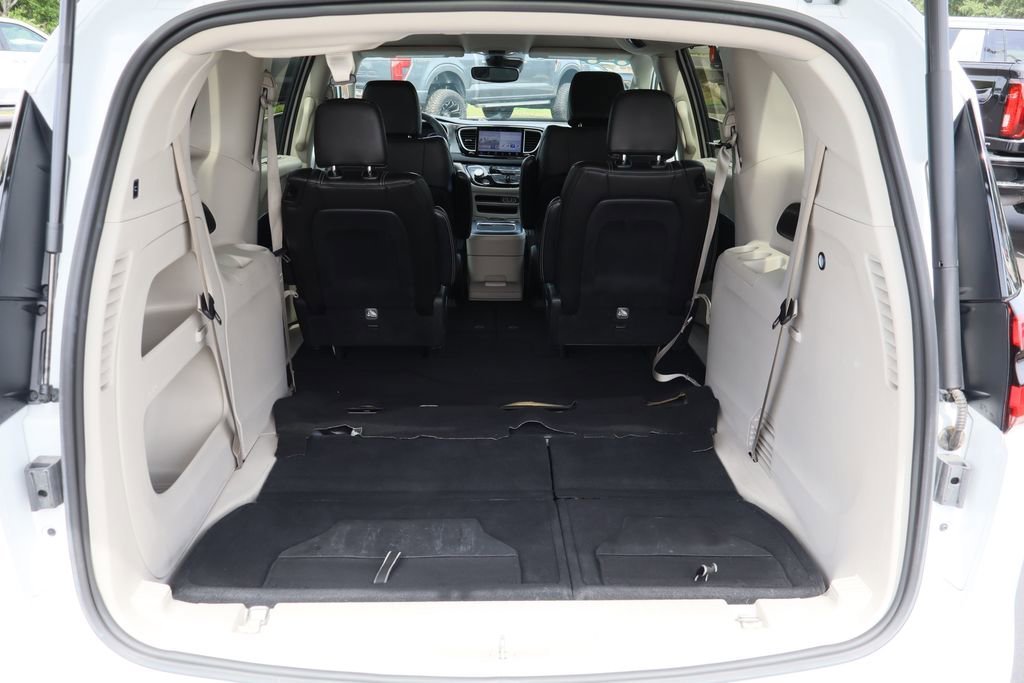 2023 Chrysler Pacifica Touring L - Photo 24