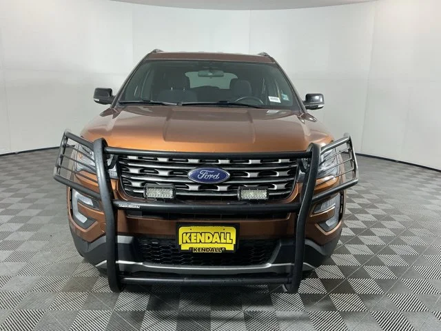 Used 2017 Canyon Ridge Metallic Ford XLT image 2