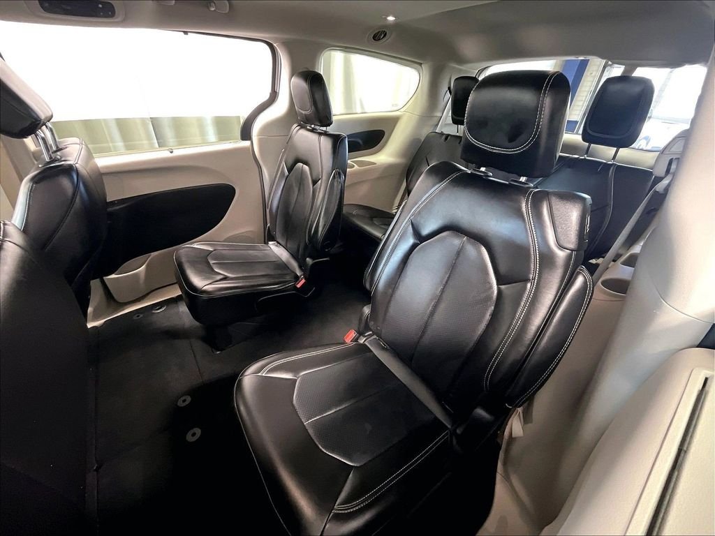 Used 2023 White Chrysler Touring L image 15