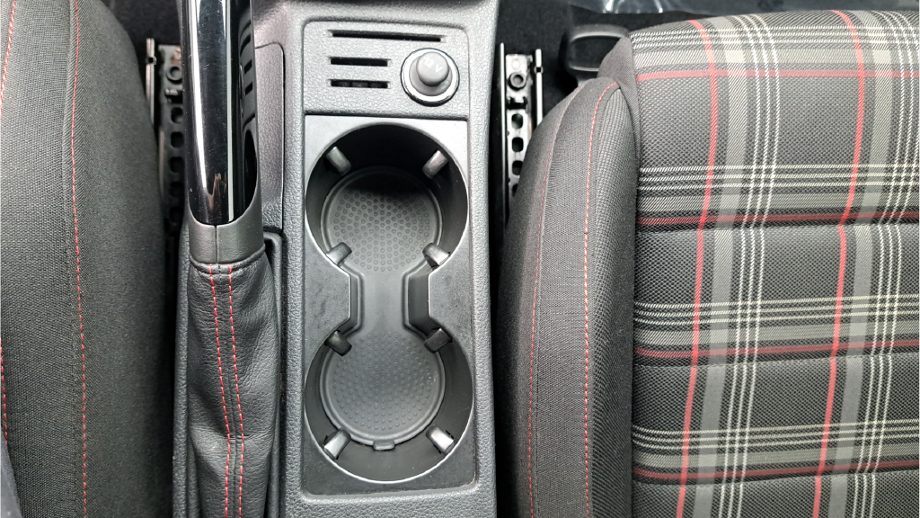 Used 2017  Volkswagen Sport image 31