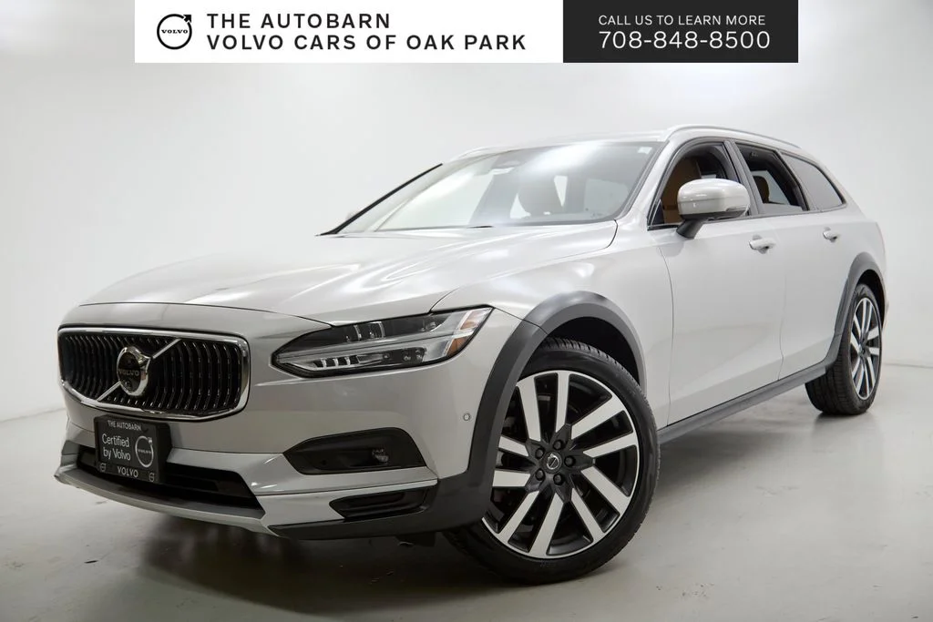 2025 Volvo V90 Cross Country B6 Ultra AWD's photo