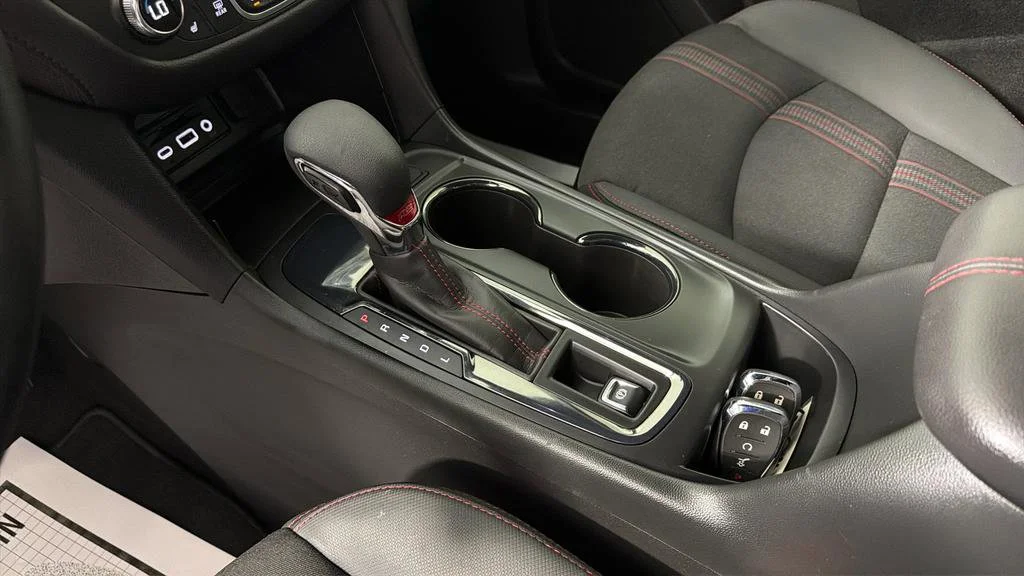 Used 2024 Summit White Chevrolet RS image 24
