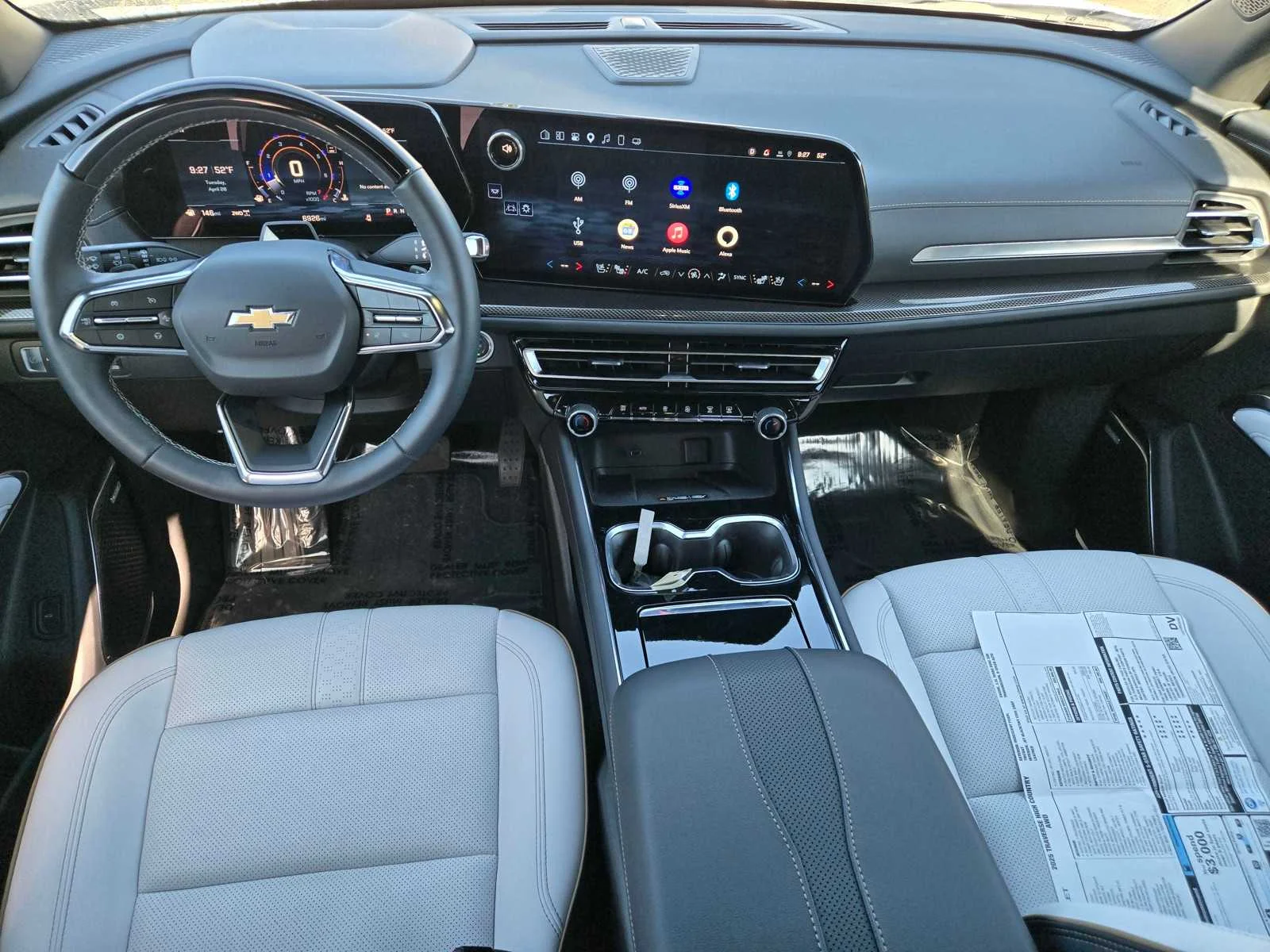 New 2025 Iridescent Pearl Tricoat Chevrolet High Country image 9
