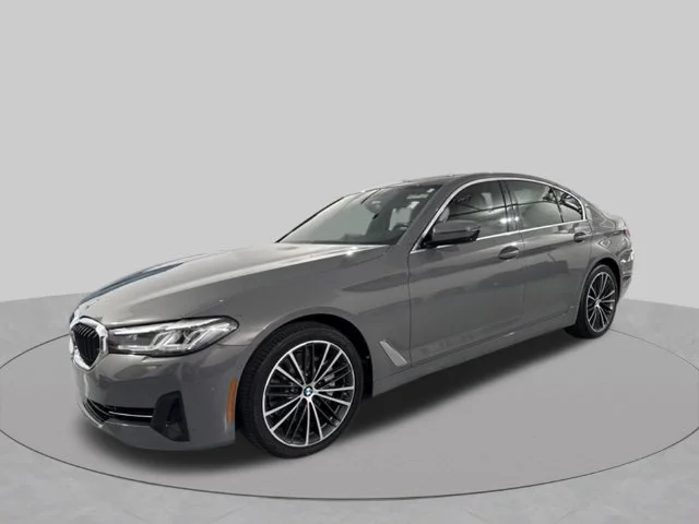 Used 2021 Gray BMW 530i xDrive image 4