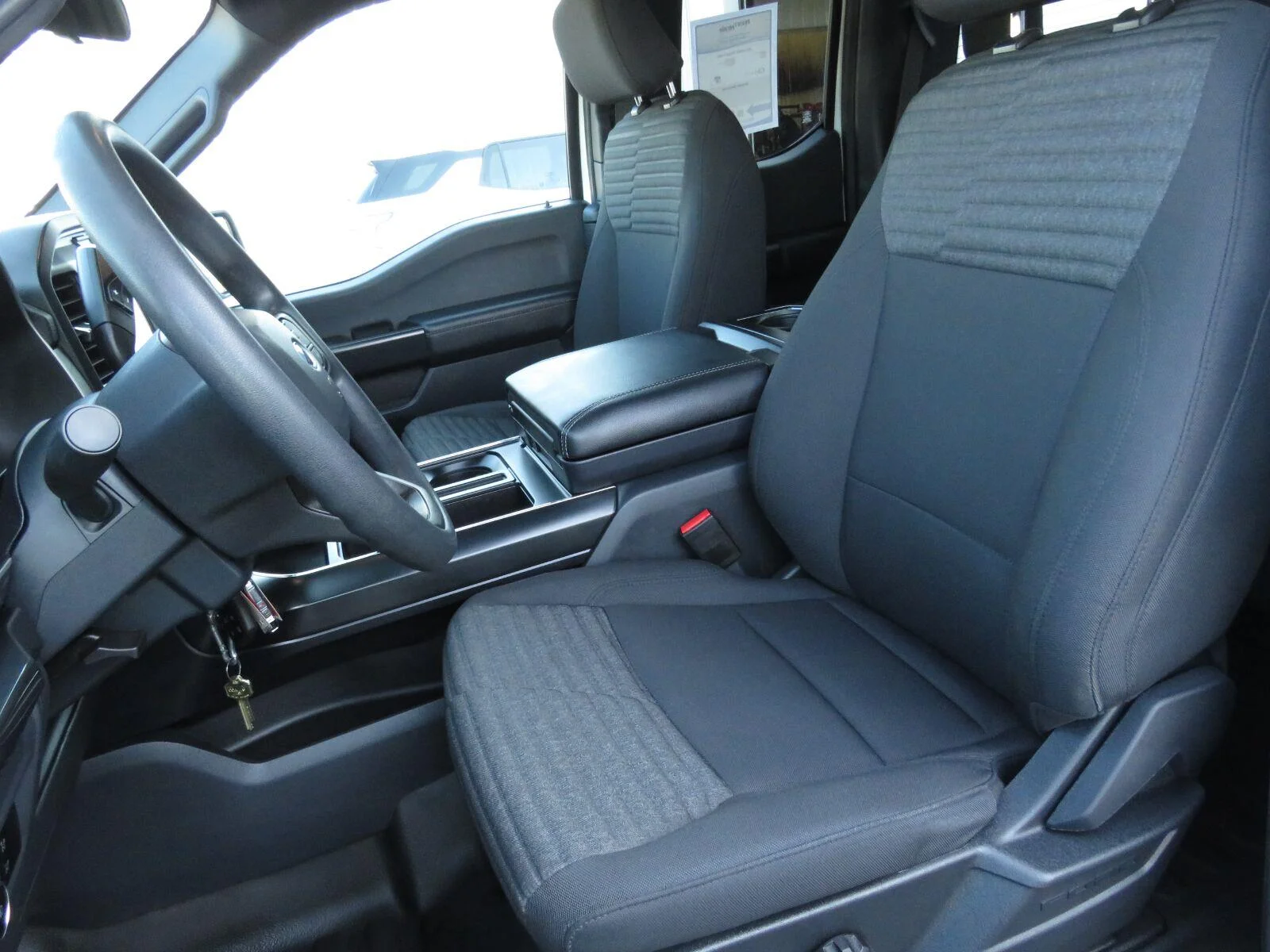 Used 2023  Ford XL image 21