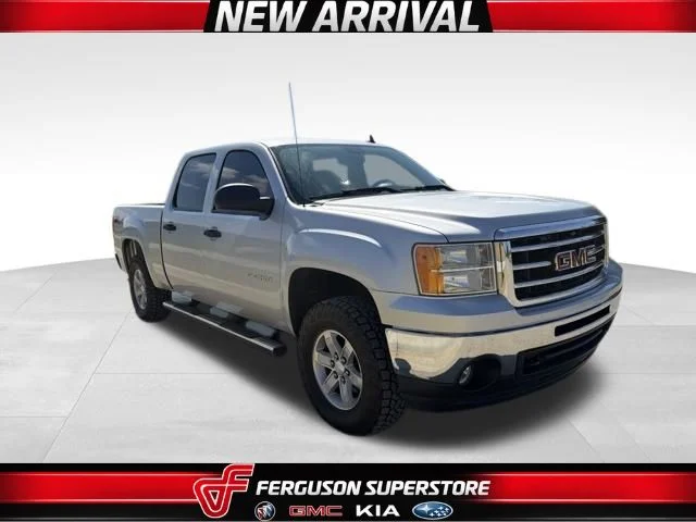 Used 2013 Silver GMC SLE image 1
