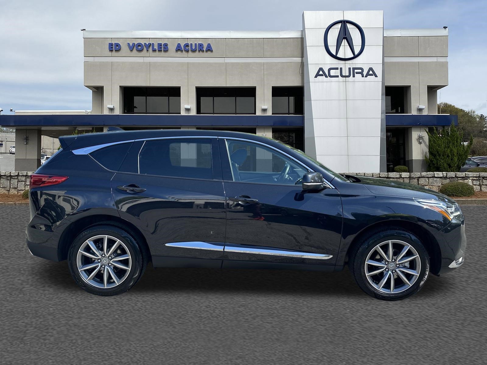Used 2023 Majestic Black Pearl Acura w/Technology Package image 4