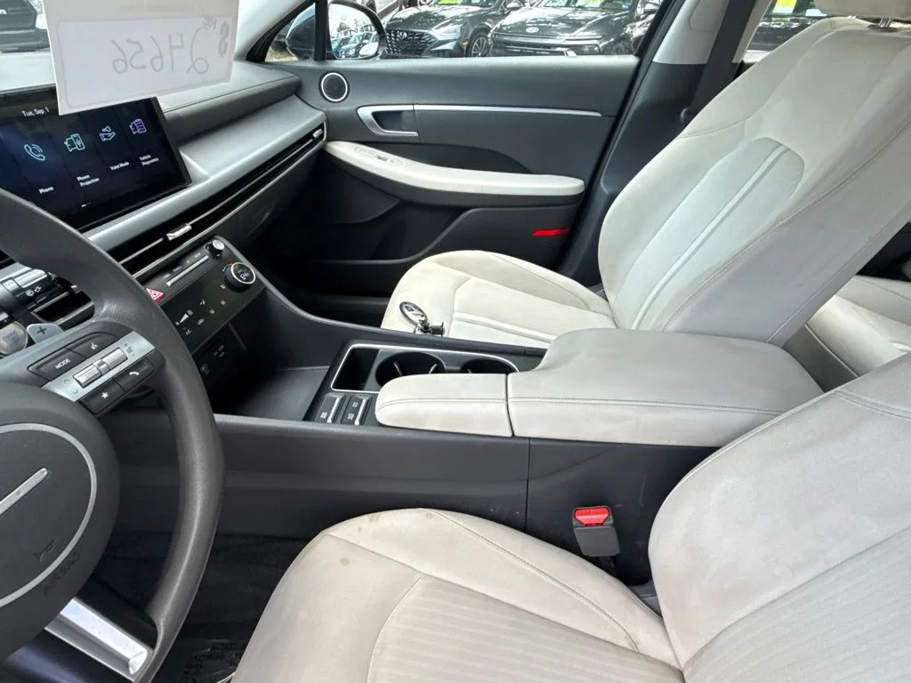 Used 2025 Blue Hyundai SEL image 16