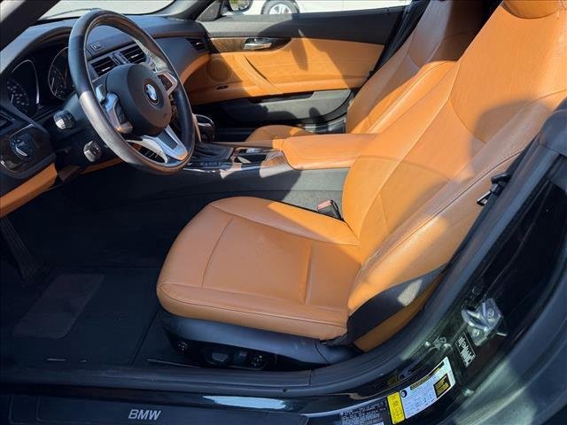 Used 2011 Black Sapphire Metallic BMW sDrive30i image 9