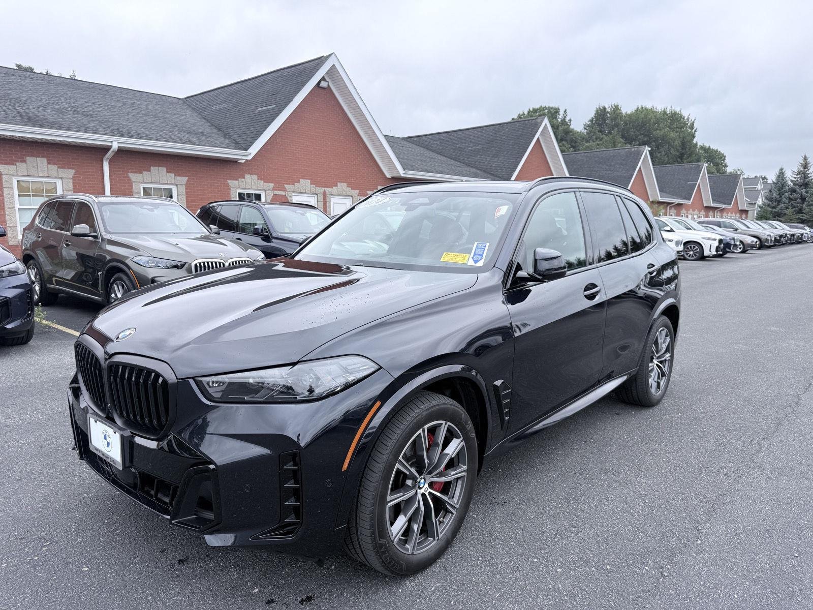 Used 2024 Carbon Black Metallic BMW xDrive40i image 3