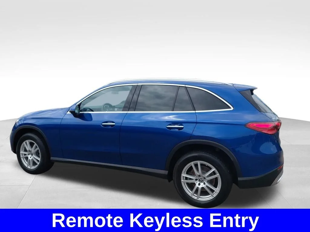 Used 2025  Mercedes-Benz GLC 300 image 15
