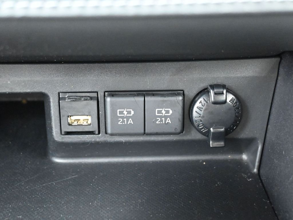Used 2020  Toyota Platinum image 24