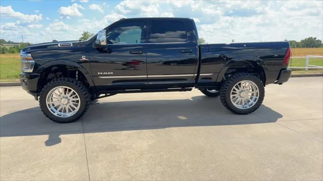 New 2026 Diamond Black Crystal Pearl-Coat Exterior Paint RAM Limited image 6