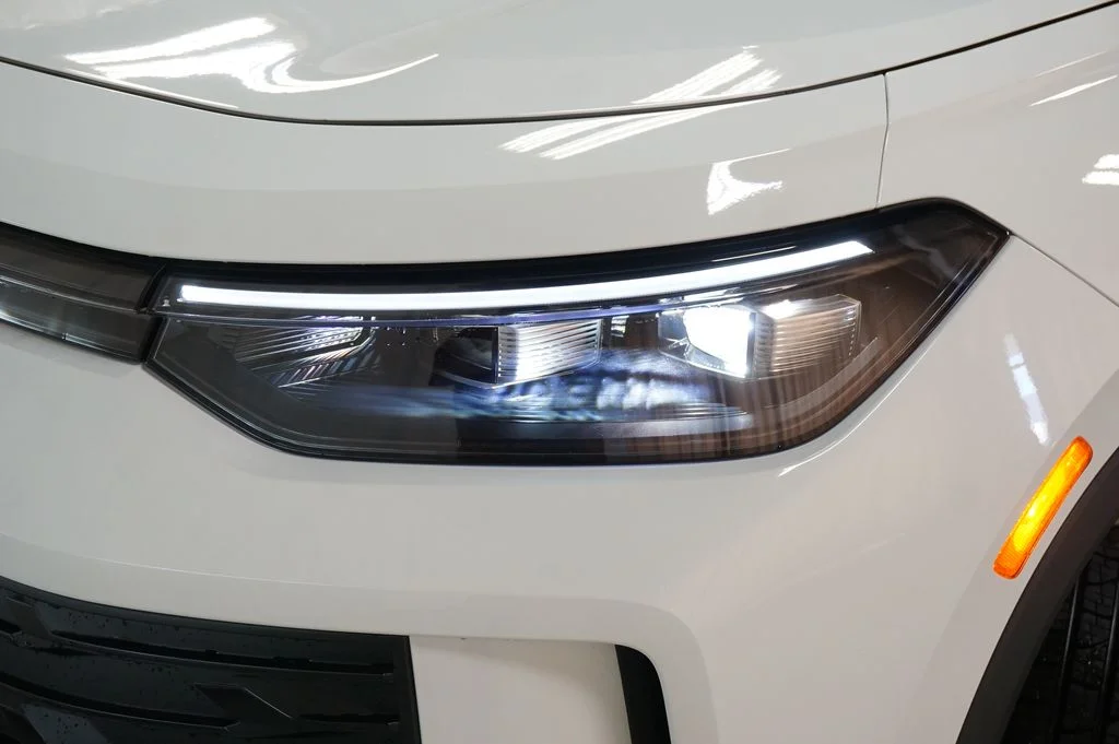 New 2026 Pure White Volkswagen 2.0T SE image 28