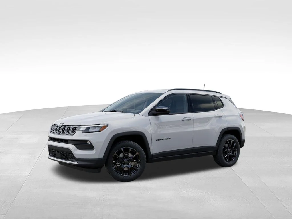 New 2026 Bright White Clearcoat Jeep Latitude image 2