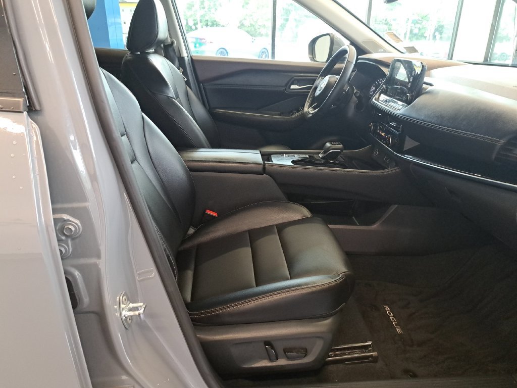 Used 2023 Gray Nissan SL image 32