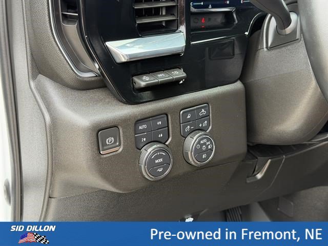 Used 2024 Summit White Chevrolet High Country image 13